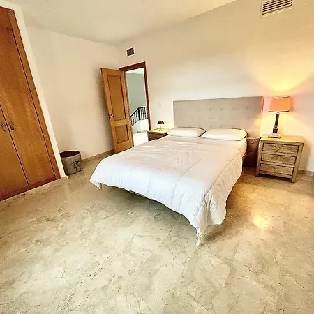 Guadalmina House Tatil Evi *